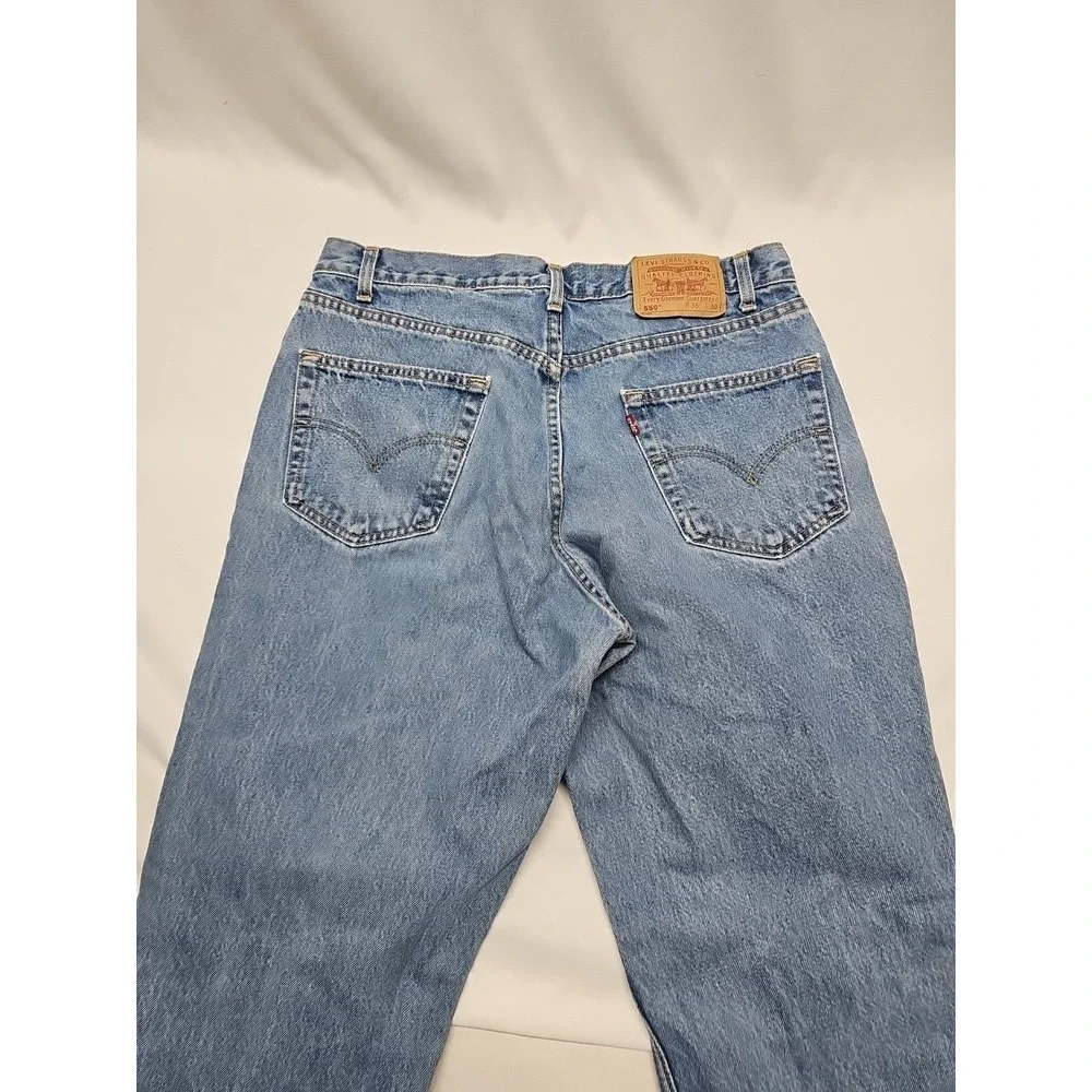 Levi's 550 Mens Blue Relaxed Tapered Vintage Denim Jeans Fading Stained Sz 36x30